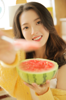 欧美妆与日韩妆对比